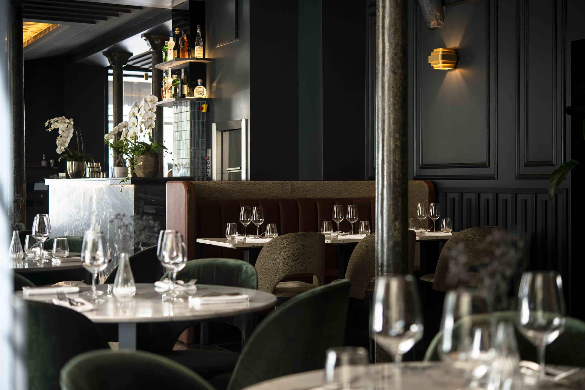 Un cadre design et soigné pour un diner sous les signe de la gastronomie